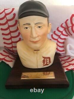 1989 Carole Wickham Porcelain Bust 0f Baseball Hall of Fame Ty Cobb
