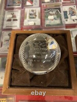 1989 Hall of Fame Commemorative Crystal Baseball withWood Case #105 of 250 TOUGH