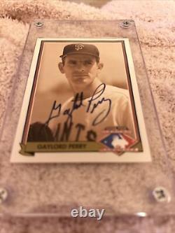 1991 Upper Deck Hall Of Fame Baseball #h2 Gaylord Perry Autographed Card