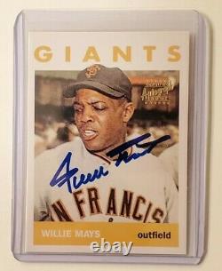 1997 Topps Willie Mays #150 1967 Autographed Retro SP Giants Hall of Fame Auto
