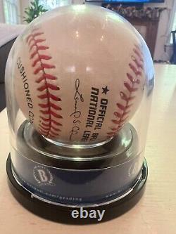 BECKETT-ERNIE BANKS Signed Official MLB Baseball-HALL OF FAME-CHICAGO CUBS