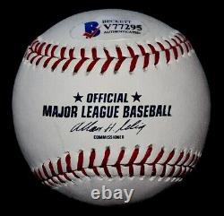 ERNIE BANKS Signed Cooperstown Hall Of Fame Logo Baseball Chicago Cubs Beckett