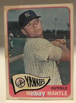 Lot of 11 vintage Mickey Mantle cards. Hall of Fame. Cards from 1954 to 1969