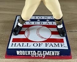 ROBERTO CLEMENTE Pittsburgh Pirates MLB Cooperstown Hall of Fame Bobblehead NIB