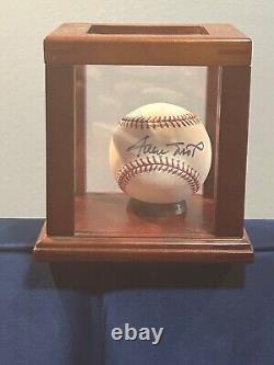 Willie Mays Signed Autographed Baseball Hall of Fame Clean Ball